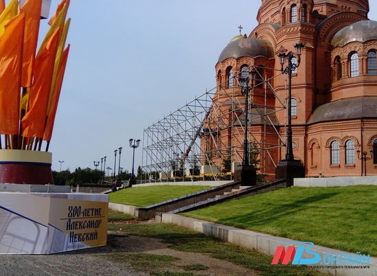 Площадь Павших Борцов в Волгограде готовят к приезду Патриарха Кирилла